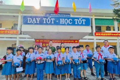 Chương trình tặng mũ bảo hiểm